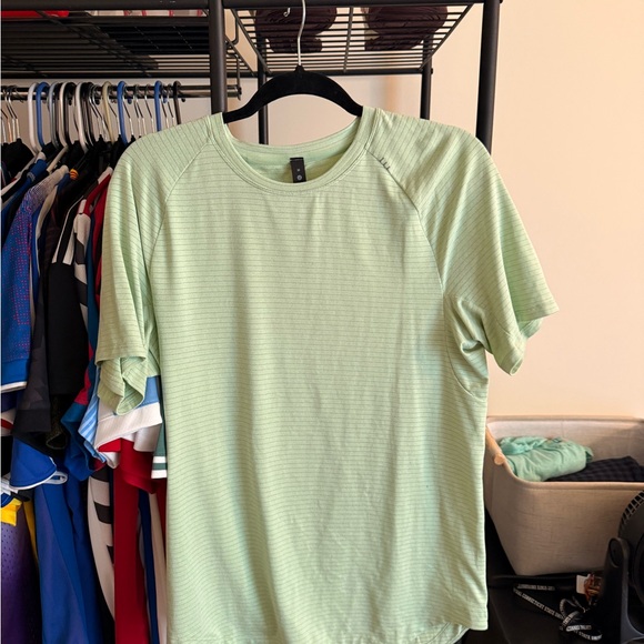 lululemon athletica Mint Green Tee - Picture 1 of 3